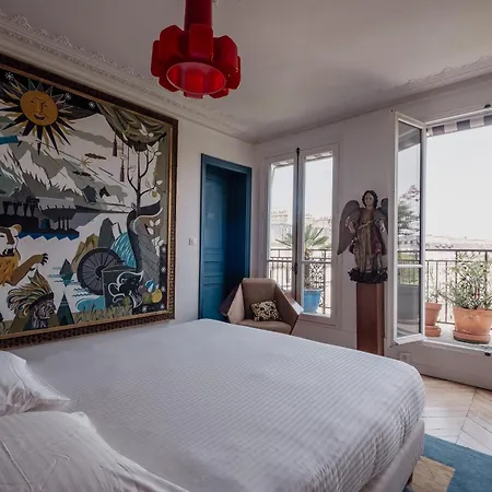 Veeve - Eclectic Eminence * Paris